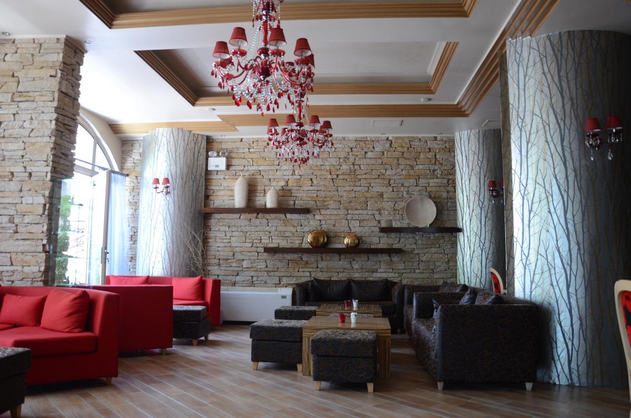 Hotel Electra โอเรสเตียดา ภายนอก รูปภาพ